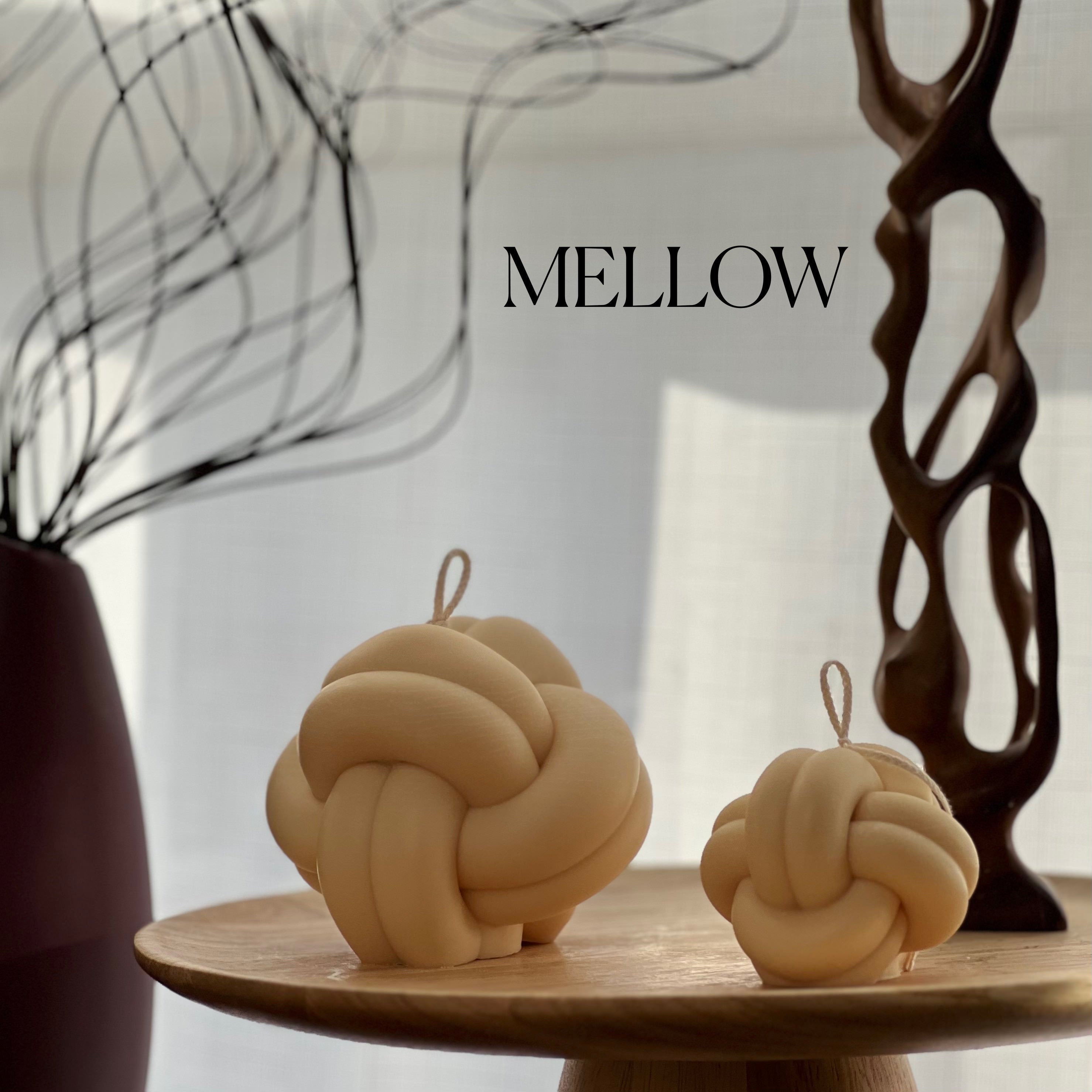 Minimalist Knot Soy Candle: Coffee Table Decor
